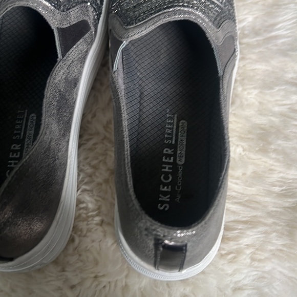 Sketchers Shoes - Picture 4 of 6
